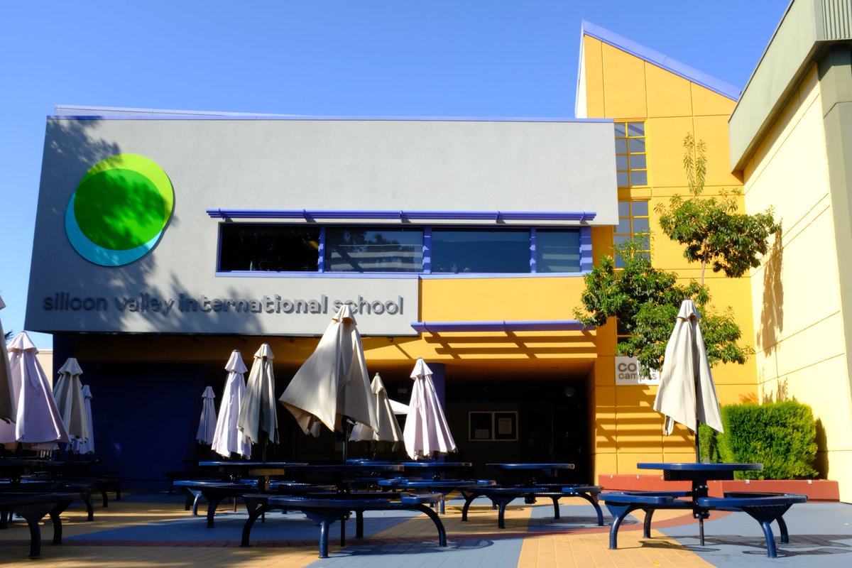 lernraum_ent's tweet photo. Weiter ging es auf unserer #Lernreise durch die #BayArea am Mittag in der bilingualen @SVINTLSchool am Standort Palo Alto (K-5). 

Die verschiedenen kulturellen Perspektiven werden hier zur Schulentwicklung genutzt.

Danke für die tiefen Einblicke und den großartigen Austausch. https://t.co/zn36v2B5Ar