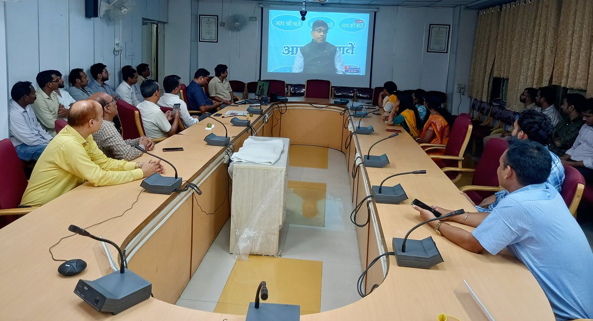 cpmgchattisgarh's tweet photo. "राष्ट्रीय डाक सप्ताह"
दिनांक 13.10.2022 को अंत्योदय दिवस के अवसर पर डीडी न्यूज़ छत्तीसगढ़ के कार्यक्रम आप की बातें में निदेशक डाक सेवाएं, छ. ग. डाक परिमंडल ने डाक विभाग के माध्यम से प्रदान की जा रही जनकल्याणकारी योजनाओं के बारे में विस्तृत रूप से जानकारी दी l
#PostalWeek2022 https://t.co/W5EwpjLBjn