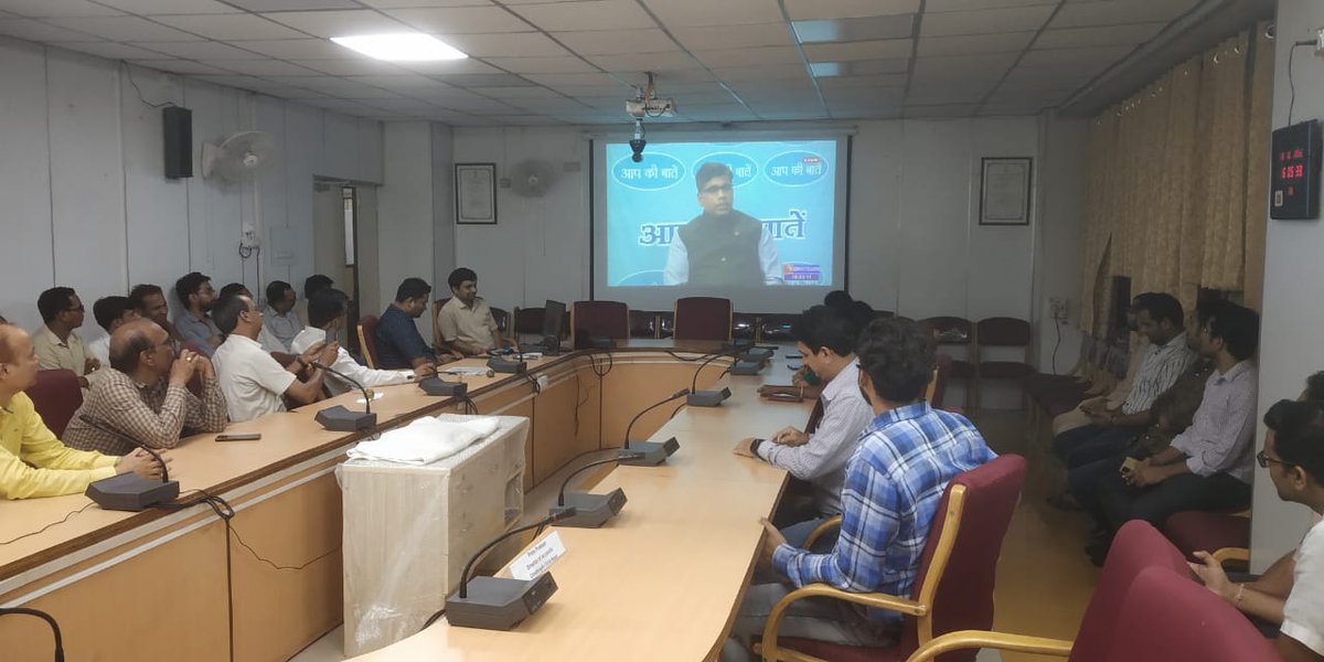 cpmgchattisgarh's tweet photo. "राष्ट्रीय डाक सप्ताह"
दिनांक 13.10.2022 को अंत्योदय दिवस के अवसर पर डीडी न्यूज़ छत्तीसगढ़ के कार्यक्रम आप की बातें में निदेशक डाक सेवाएं, छ. ग. डाक परिमंडल ने डाक विभाग के माध्यम से प्रदान की जा रही जनकल्याणकारी योजनाओं के बारे में विस्तृत रूप से जानकारी दी l
#PostalWeek2022 https://t.co/W5EwpjLBjn