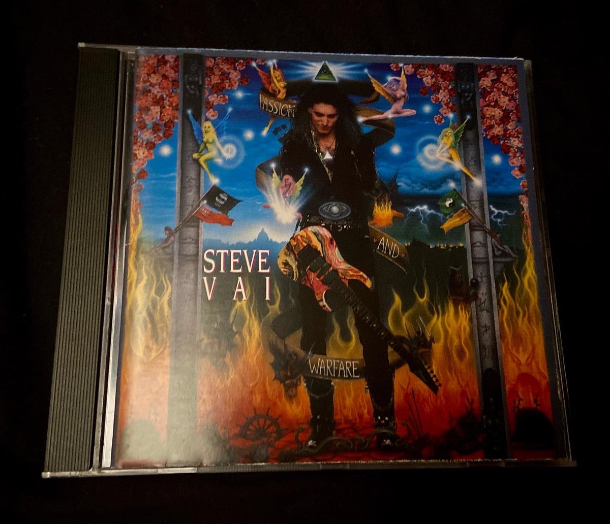 BEMANUELSONMZK's tweet photo. #stevevai #autograph #cd #passionandwarfare #G3 #satriani #ericjohnson #hydra #guitar #inviolatetour #paintedautograph https://t.co/qyX9xTg6hC