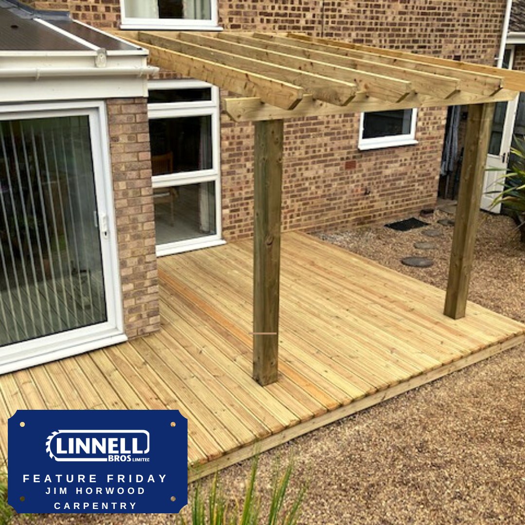 Today's #featurefriday is from Jim Horwood Carpentry for this smart pergola and decking area, built using #linnellstimber . 👌
Linnellbros.co.uk 
#Fridaymorning #CustomerServiceWeek #Buckinghamshire #Silverstone #northantshour #garden #gardendesign