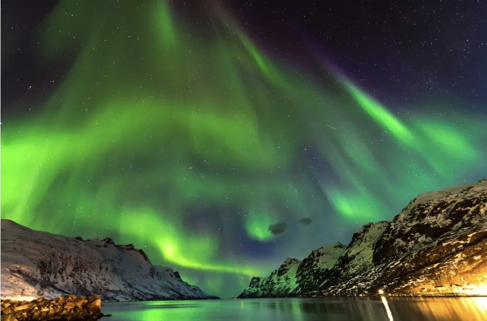 10 Beautiful places you must visit in your life:

1. Northern lights, Norway 🇳🇴