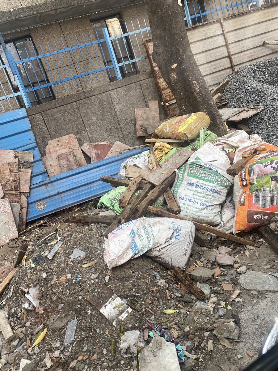 modikedeewane11's tweet photo. Construction &amp; amalgamation of 2 plots C-3/7and8 Sector-11 Rohini. No Building Plan Sanction. Polluting Environment by Building Material and Dust at public place, difficult to bypass the road @AshwaniKumar_92 @LtGovDelhi @dcrohinizone @CPCB_OFFICIAL @GyaneshBharti1 #MCDCares https://t.co/UwH3nXgqRe