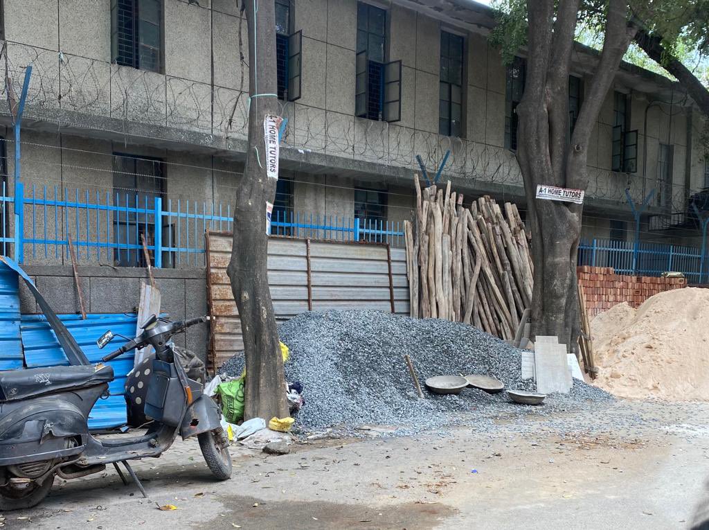 modikedeewane11's tweet photo. Construction &amp; amalgamation of 2 plots C-3/7and8 Sector-11 Rohini. No Building Plan Sanction. Polluting Environment by Building Material and Dust at public place, difficult to bypass the road @AshwaniKumar_92 @LtGovDelhi @dcrohinizone @CPCB_OFFICIAL @GyaneshBharti1 #MCDCares https://t.co/UwH3nXgqRe