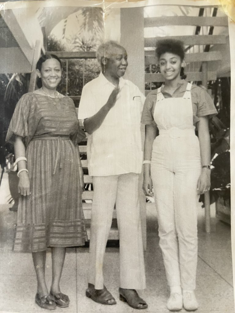 fatma_karume's tweet image. Nakutakieni nyote Happy Nyerere Day.
Tumkumbuke kwa mema yote aliyeyafanya.
Mungu amlaze mahali pema.