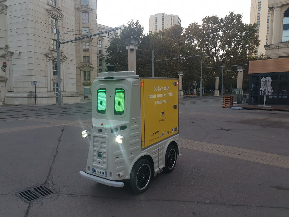 Plus de 12 000 personnes croisent chaque jour les robots mobiles autonomes TwinswHeel dans le quartier d’Antigone à Montpellier. Les yeux émerveillés, les encouragements et les compliments sur leurs designs et leur fonctionnalités arrivent de toutes parts.