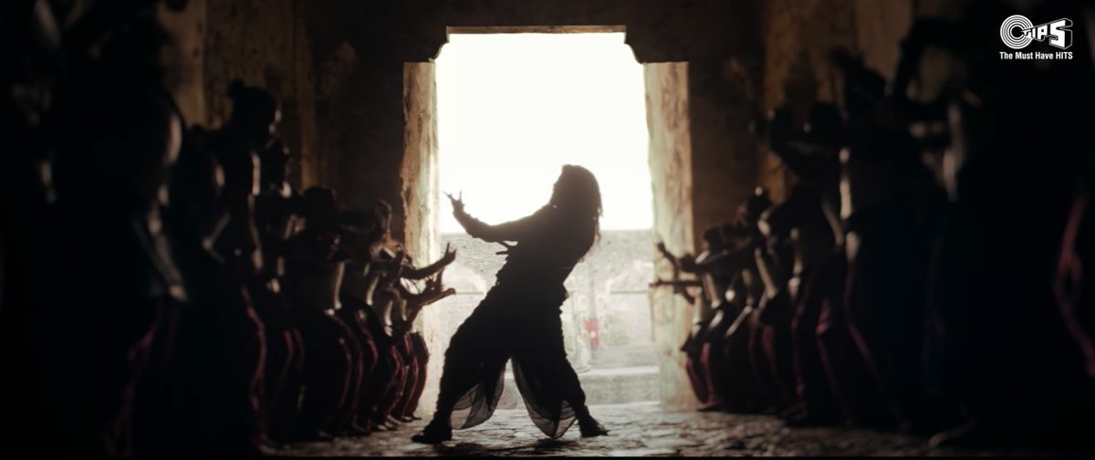 Satyanshumayap1's tweet photo. Chiyaan Vikram's Heart-Thumping Track Chola Chola Full Music Video Out!❤

https://t.co/Zr09Ud9jNR
.
.
.
#Chiyaan #ChiyaanVikram #chiyaanvikramfans #CholaChola #ps1 #PS1Audio #PS1Movie #PonniyinSelvan1 #ponniyinselvanmovie #PonniyinSelvanPart1 https://t.co/V4A3laG07d