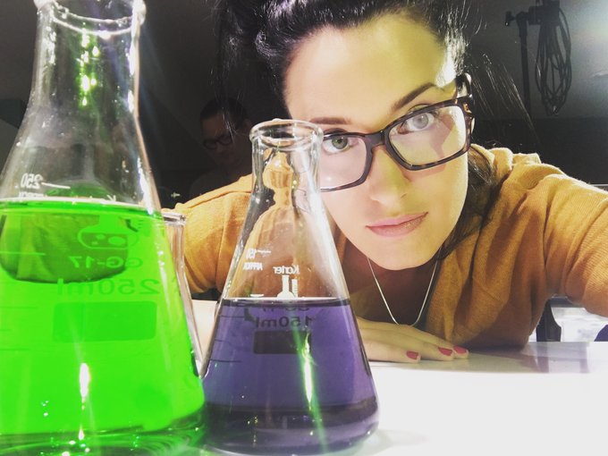 👩🏻&zwj;🔬🧪☠️ Pick your poison. https://t.co/DBCxaA4IcN