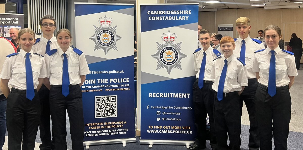 cambsvpc's tweet photo. #StNeotsVPC assisted @CambsCops @BCHPoliceDogs @roadpoliceBCH @bch_osu with their recruitment event at HQ yesterday ๐ฎ๐ปโโ๏ธ๐ฎ๐ฝโโ๏ธ It was a great evening with hundreds attending. The cadets also got to learn more about recruitment themselves & the various roles available to officers https://t.co/RwUL4JyirE