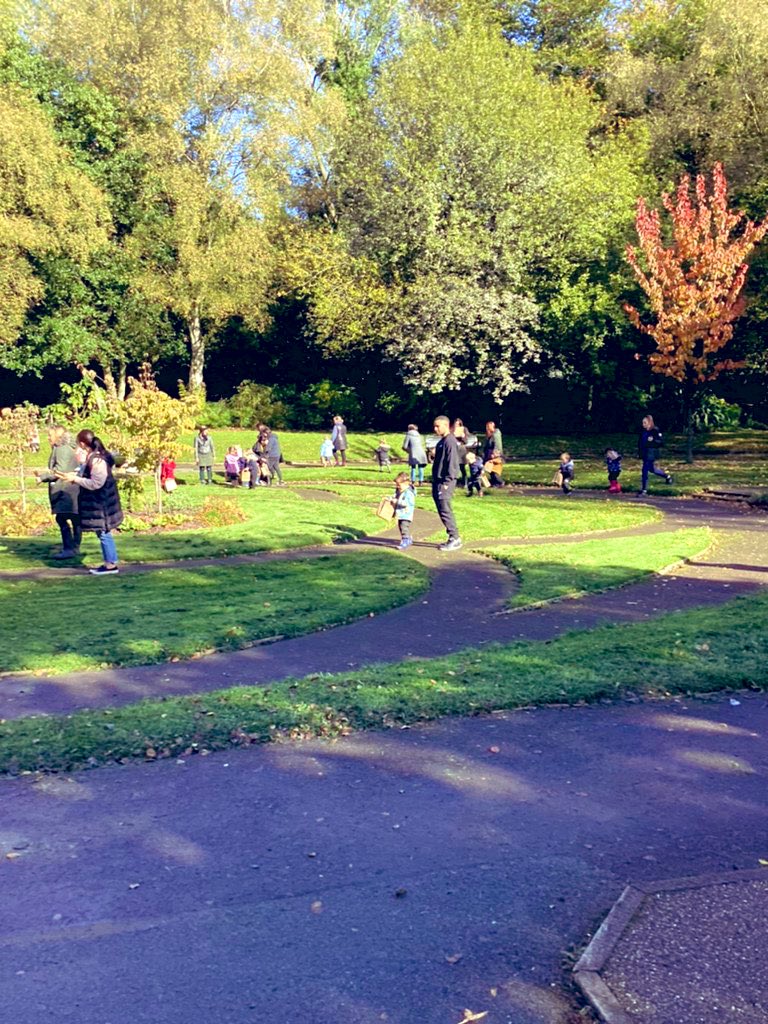 NurseryMlps's tweet photo. What a beautiful Autumnal afternoon we had yesterday! We definitely picked the best day for our Autumn walk.☀️
Thank you to all the parents that were able to volunteer. It was so lovely to observe all the wonderful learning and exploring the children achieved with you there.🍂🍁 https://t.co/hejQO2VpB1