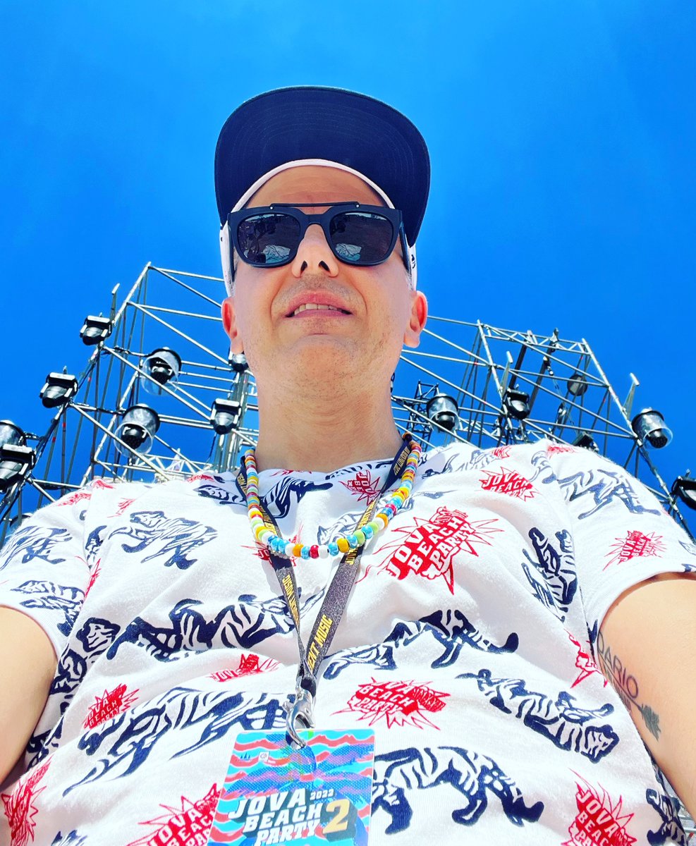 nico_ceto's tweet photo. #boomgiorno #tribucheballa ☀️🕺🏻🔥🚀 verso il #discodelsole #2dicembre2022 #milano #bresso #ultimachiamata #sivola #oracominciamo #lannodellatigre #estate2022 #MMXXII #ripartire #lorenzo2022 #jovabeachparty @lorenzojova #jovanotti #jova #jovabeachparty2022 https://t.co/foiGyhaOhZ
