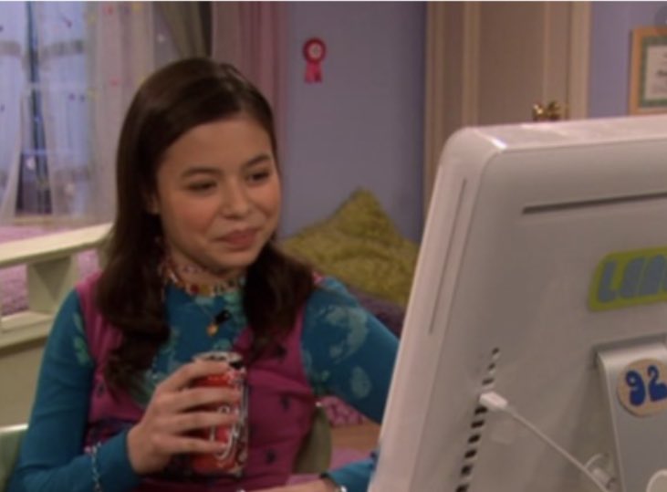Yo viendo los memes de #LaIslaDeLasTentaciones durante los anuncios