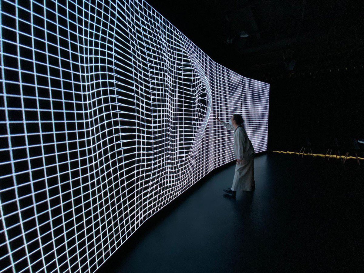 Gm art! 
it's amazing to see how a sketch can evolve into a big interactive installation. 
<a href="/vitamin_studio/">Vitamin Studio</a> 
.
The sketch below 👇🏽
#creativecoding #codeart #interactive