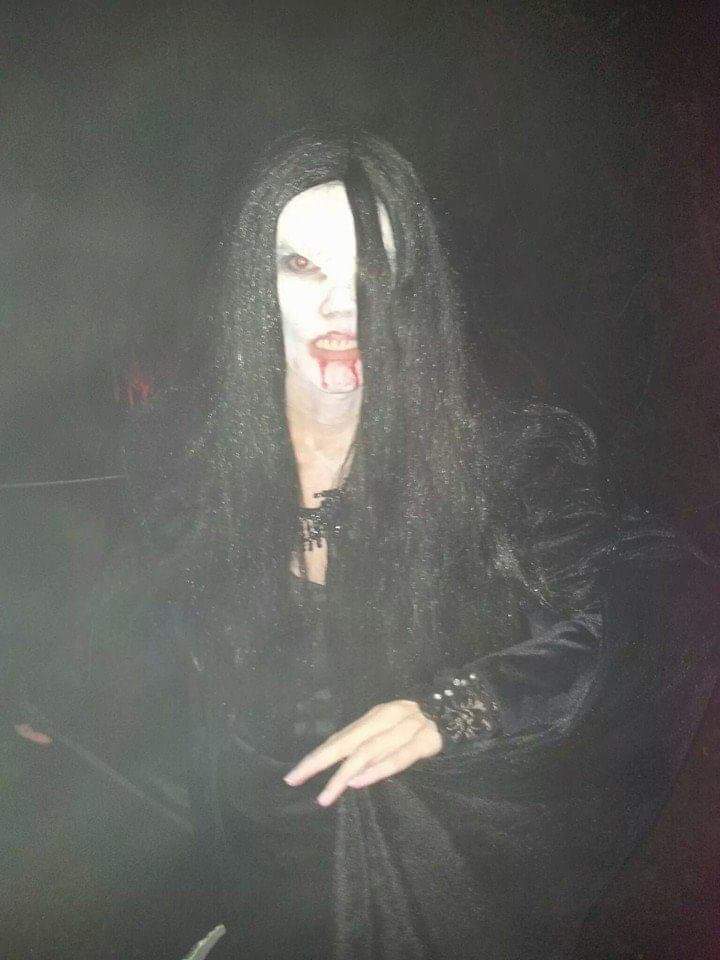 arsandell's tweet photo. As #Halloween approaches us #Scarers come out to play!
The below links are me as a #Vampire, Live #Immersive and a #Monologue. Enjoy #Horror Friends. Have a Devilish Friday all. @HorrorSingh
@LondonHorrorSoc @Horror_Retweet

https://t.co/hFriMHUEwR

https://t.co/029mEv4hW6 https://t.co/DsNQxra04V