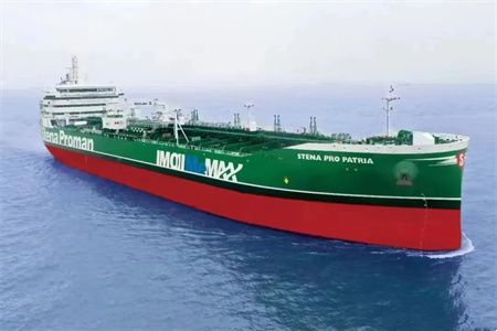 cryptojimo's tweet image. Sinopec Fuel Oil Sales Company refueled 90 tonnes of methanol fuel for China's first methanol/oil dual-fuel chemical and oil products tanker in its maiden voyage, serving as the 1st methanol bunkering supplier in China. This is a new breakthrough in the new energy transformation.