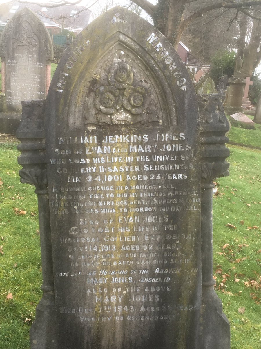 beicioheddwyn's tweet image. Mynwent Eglwys Sant Martin, Caerffili. Mab a thad yn marw mewn dau danchwa yng Nglofa’r Universal - 1901 a 1913 #Senghenydd