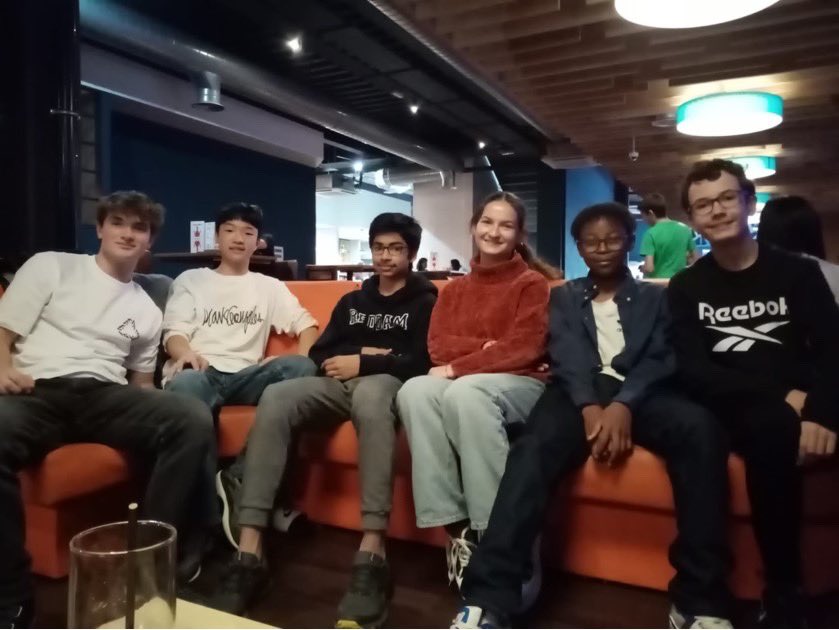RHB_Boarding's tweet photo. Last weekend, the boarders had a busy time with a visit to @kaspasdesserts in Bracknell on Friday, then to celebrate international boarders day on Saturday we hosted a camp fire event! On Sunday, we rounded things off with some Ten-Pin bowling!! #inspiredboarding https://t.co/vZCkly63kL