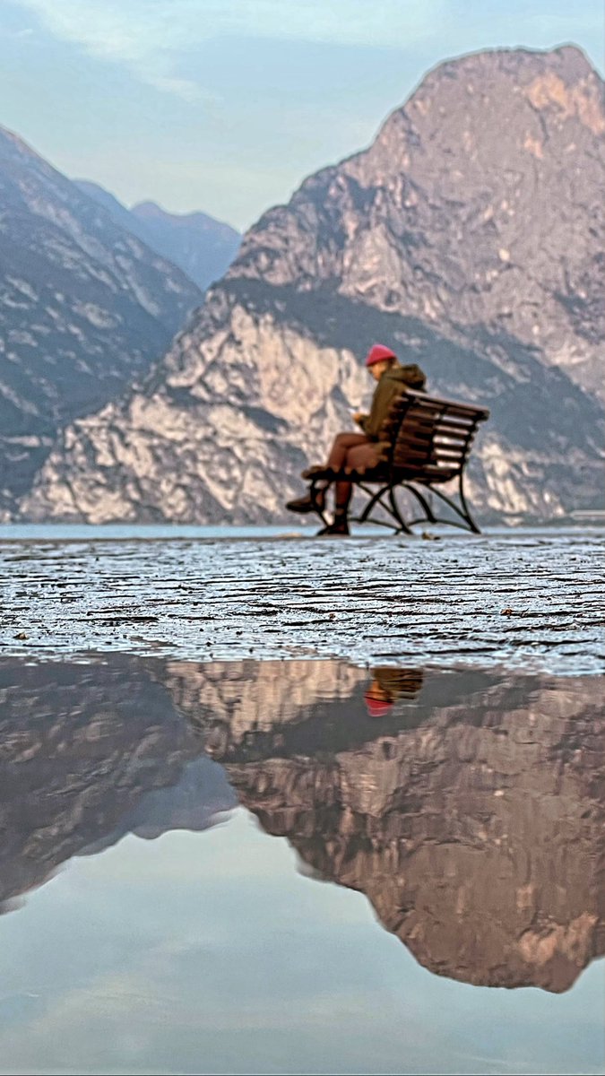 DBKfromOWL's tweet photo. Moin
#gm #lagodigarda #lifeisbetteratthebeach #streetphotography #travel #butcoffeefirst https://t.co/s2rIXT3NF7