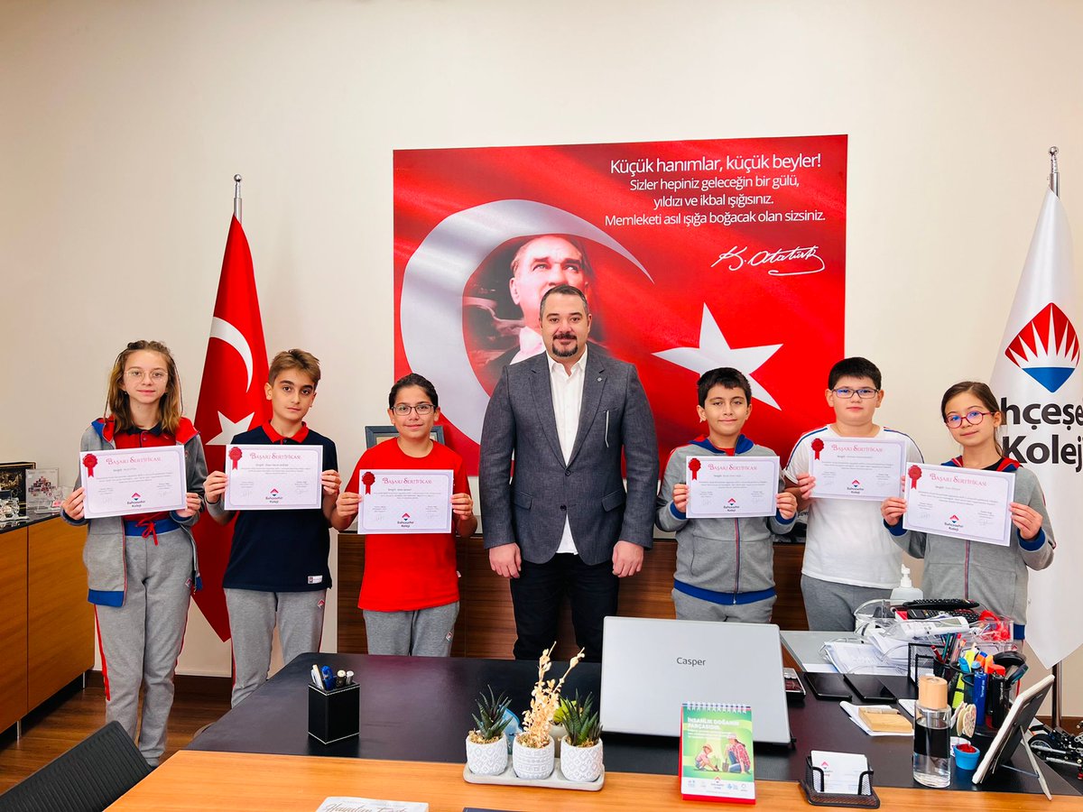 5. 6. ve 7. Sınıf öğrencilerimiz Agis-1 sınavında tüm soruları doğru cevaplayarak Türkiye 1. si olmuşlardır. 
Öğrencilerimizin başarılarının devamını dileriz. 
5. Sınıf
İpek Özcan 
Burak Emre Yaşa 
6. Sınıf
Beril Uysal 
Mehmet Kaan Kazancı 
7. Sınıf
Mete Kanat 
Ömer Faruk Doğan