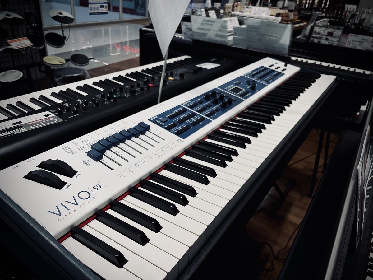 shima_lkawasaki's tweet image. イタリアの総合楽器メーカーPROEL社の電子楽器ブランド「Dexibell（デキシーベル）」VIVO S9・S7Pro・S3Pro・S1 期間限定ラゾーナ川崎店にて展示スタート!!!!
※ヘッドホンでの試奏になります。
#Dexibell  #PROEL #電子楽器 #ホームピアノ #電子ピアノ　@dirigentjp　@dexibellMI