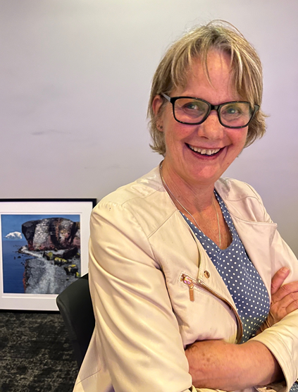 Vilde Schanke Sundet (@vildess) on Twitter photo Enormt gratulerer til Trine Syvertsen @trinesy som i går mottok Medieforskerlagets hederspris. En mer fortjent prisvinner finnes neppe. Trines innsats som forsker, underviser, leder, formidler og nettverksbygger er eksepsjonelle. Sporene hennes merkes overalt i faget.
📸<a href="/arnte/">Jack arnte</a> Enormt gratulerer til Trine Syvertsen @trinesy som i går mottok Medieforskerlagets hederspris. En mer fortjent prisvinner finnes neppe. Trines innsats som forsker, underviser, leder, formidler og nettverksbygger er eksepsjonelle. Sporene hennes merkes overalt i faget.
📸<a href="/arnte/">Jack arnte</a>