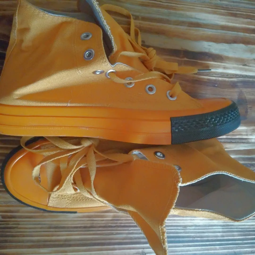 thimerchstore's tweet photo. Crème Rubbers/ Converse boots🔥🔥. 
Pick up point: Star Mall opposite Eastmatt TomMboya st, Ground floor G11. All sizes and colours available. 
Delivery Countrywide!

📞+254773357007
#SIMCardRegistration #Raila #Trevor #Starmall #Kenya #Nairobi #converse #Rubbers https://t.co/1b92uMDcN4