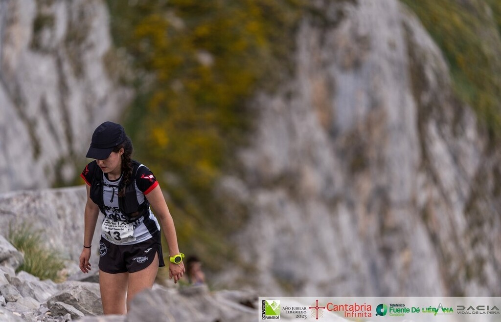 kmvertical's tweet photo. 🤔 Cuando dudas en el camino ¿qué sueles hacer?⁣⁣

🤳 Fotógrafo © @photodiegowini #🇦🇷⁣⁣⁣⁣⁣⁣⁣⁣⁣⁣⁣⁣

#KmVerticalFuenteDé #KVFD2022 ⁣#dwteam #livetrail #nolimit⁣⁣… https://t.co/gAPCArEqS9