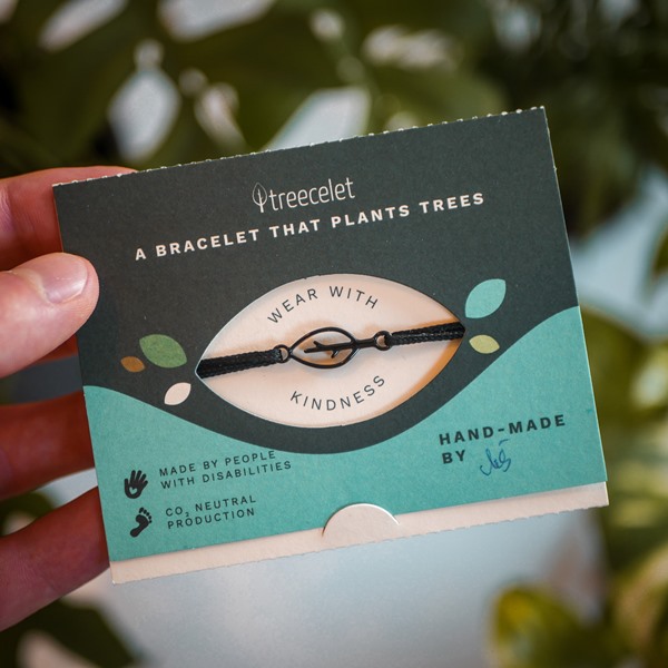 ForestHeroClub's tweet photo. Have you checked out our #ecommerce store yet?

👉 https://t.co/aqP45uyvWI

With it, we have planted well over 650.000 trees so far. 

With our #NFTs we want to plant a million more. https://t.co/Z7IMyslExw