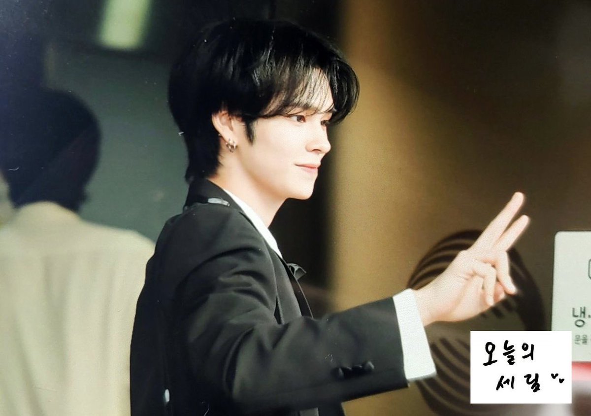 221014

#CRAVITY #SERIM 
#크래비티 #세림 #박세림