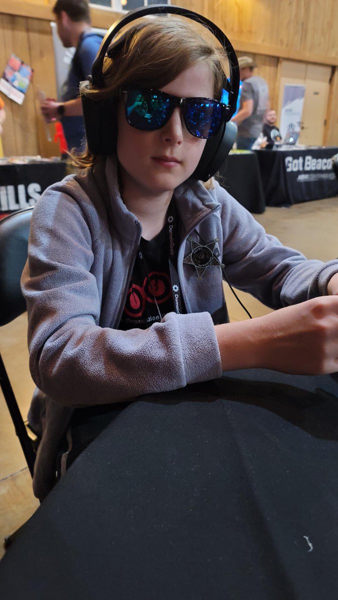 It’s a poorly kept secret that lockpicking makes you 100X cooler than the average person, even more when you’re doing it at a hacker conference.
#WWHF #TOOOL