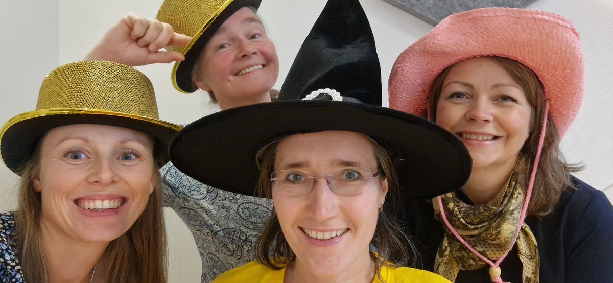 Children in Palliative Care (CHIP) (@palliasjon) on Twitter photo Good morning and hats on from the Norwegian CPC research community CHIP <a href="/palliasjon/">Children in Palliative Care (CHIP)</a>
#HatsOn4CPC
<a href="/OsloMet/">OsloMet</a> #barnepalliasjon <a href="/Heidi_Holmen/">Heidi Holmen</a> <a href="/anettewinger/">anette winger</a> Gro and Judith <a href="/Frambu/">Frambu kompetansesenter for sjeldne diagnoser</a> Good morning and hats on from the Norwegian CPC research community CHIP <a href="/palliasjon/">Children in Palliative Care (CHIP)</a>
#HatsOn4CPC
<a href="/OsloMet/">OsloMet</a> #barnepalliasjon <a href="/Heidi_Holmen/">Heidi Holmen</a> <a href="/anettewinger/">anette winger</a> Gro and Judith <a href="/Frambu/">Frambu kompetansesenter for sjeldne diagnoser</a>