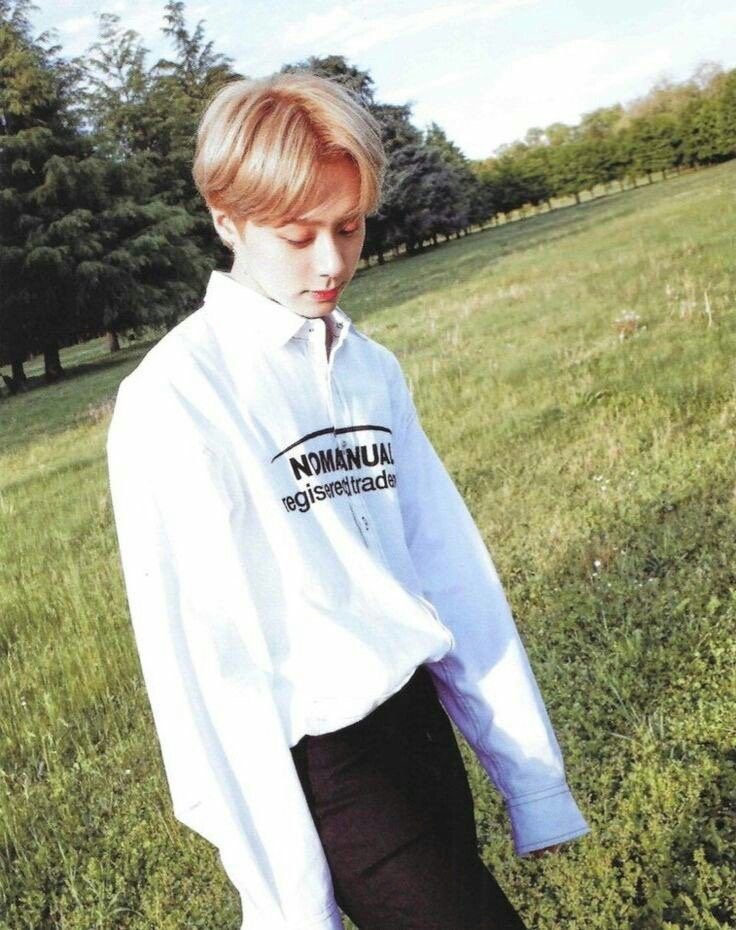 Hourly_Woong's tweet photo. [🍉] #ONEUS #HWANWOONG #원어스 #환웅 @official_ONEUS https://t.co/qWSu6pViuT