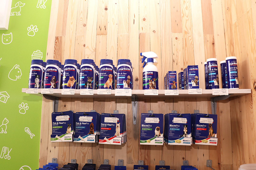 MyPetStoreRw's tweet photo. We got you covered when it comes to pet accessories. And that's on that 😉

#Rwot help us share this with your friends that have pets... We'll appreciate 🤗

#MyPetstore #Rwanda #PetFood #PetAccessories https://t.co/rp6lu5MKS3