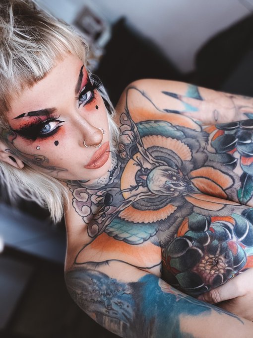 Make an assumption about me :3 https://t.co/4nZVGOuvQO