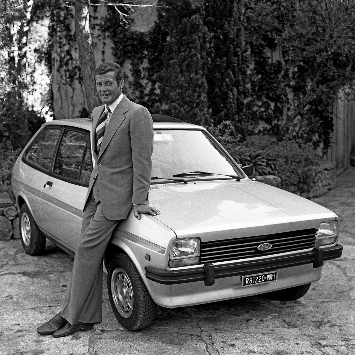 James Bond Vehicles tweet media