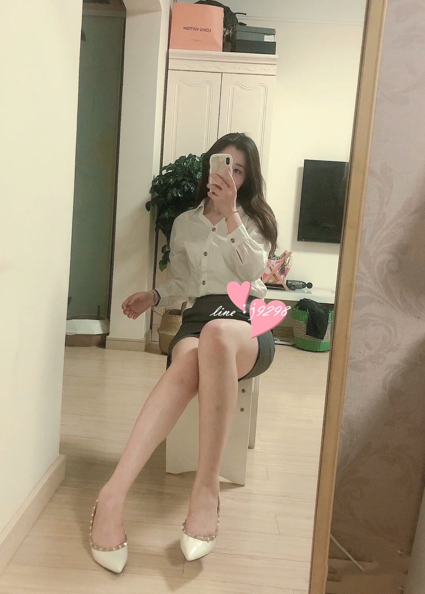 想要摸我尿尿的地方嗎？ https://t.co/w2YtB4LB39