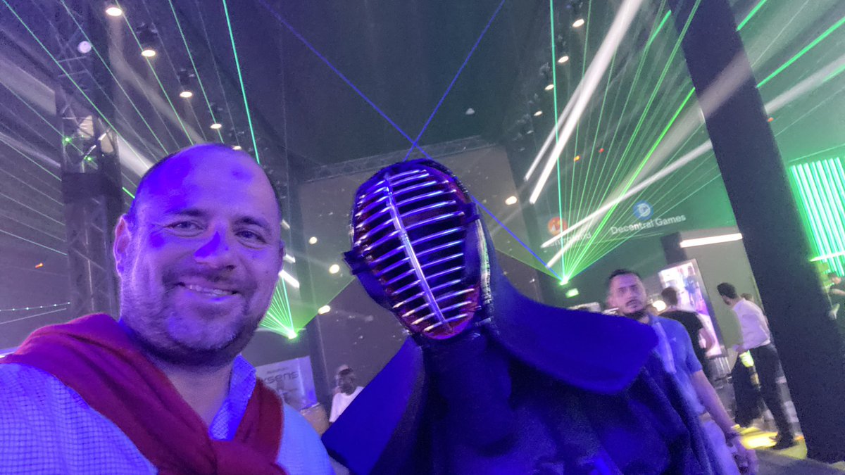 berta_zsolt's tweet photo. Selfie with badass virtual artist @svoraonline on @GITEX_GLOBAL #metaverseishere https://t.co/GqeDUutI9O