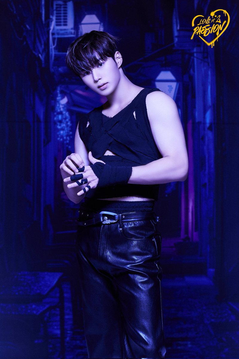 dimdonghan's tweet photo. The moment your eyes meet with his eyes, you can feel that his eyes are full of passion for love. Introducing Junseo in the first concept photo, Passion of love. https://t.co/HL4YC97igA