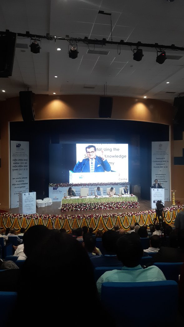 SanrachnaF's tweet photo. Patent office in India must be treated as a Science and Technology Office - Sh. Amitabh Kant
#ipandtech
#nconip2022 https://t.co/IiMeJ9lhqU