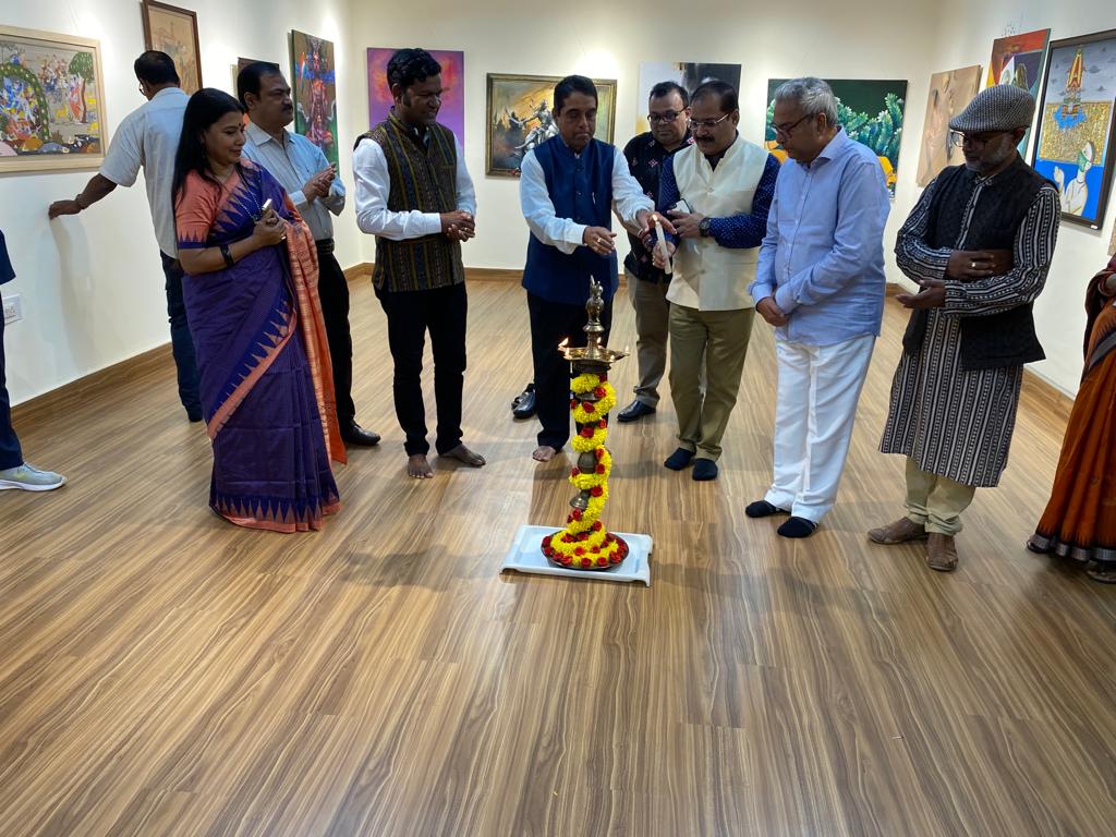 Culturedeptt's tweet photo. Inauguration of "Art Exhibition" of contemporary artists &amp; release of "Painting Exhibition Catalogue".

#ollandc #odishautsav2022 #ou2022 #odishautsav #OdiaCommunity #OdiaCulture #odishaculture #government #ODia #bangalore #Odisha https://t.co/194ktNc5Q5