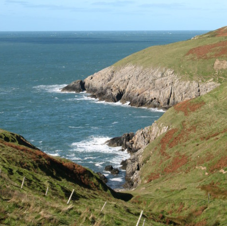UnedIaith's tweet photo. ENWAU CODI CALON
Wyddoch chi am unrhyw le ag enw mor hwyliog â 'Phorth Llanllawen' ym mhen draw Llŷn?
Dewch ag enwau lleoedd sy'n codi calon!
#enwaulleoedd #iaith #difyr https://t.co/JJBAELxF6v