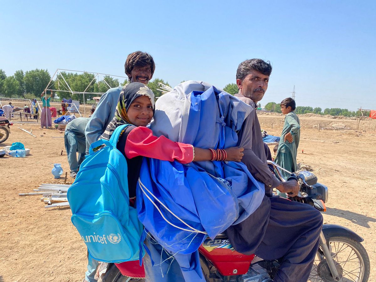 jaggarta's tweet photo. The Girl along with her father holding tent and wearing school bag, going back to house after living two months in Muhammadi Medical IDP camp in Mirpurkhas.
@IOM_Pakistan @UNinPak @UNICEF_Pakistan @AbdullahAFadil https://t.co/hMMmFFdr1S