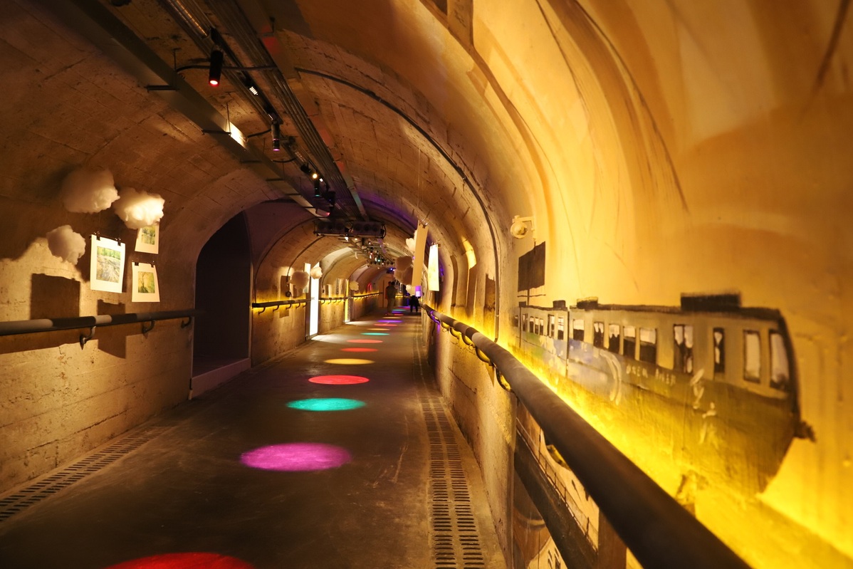 ShanghaiEye's tweet image. A new pedestrian trail project in a #bombshelter in #Chongqing was recently opened to the public and has become a new landmark and a must-see scenic spot for tourists.