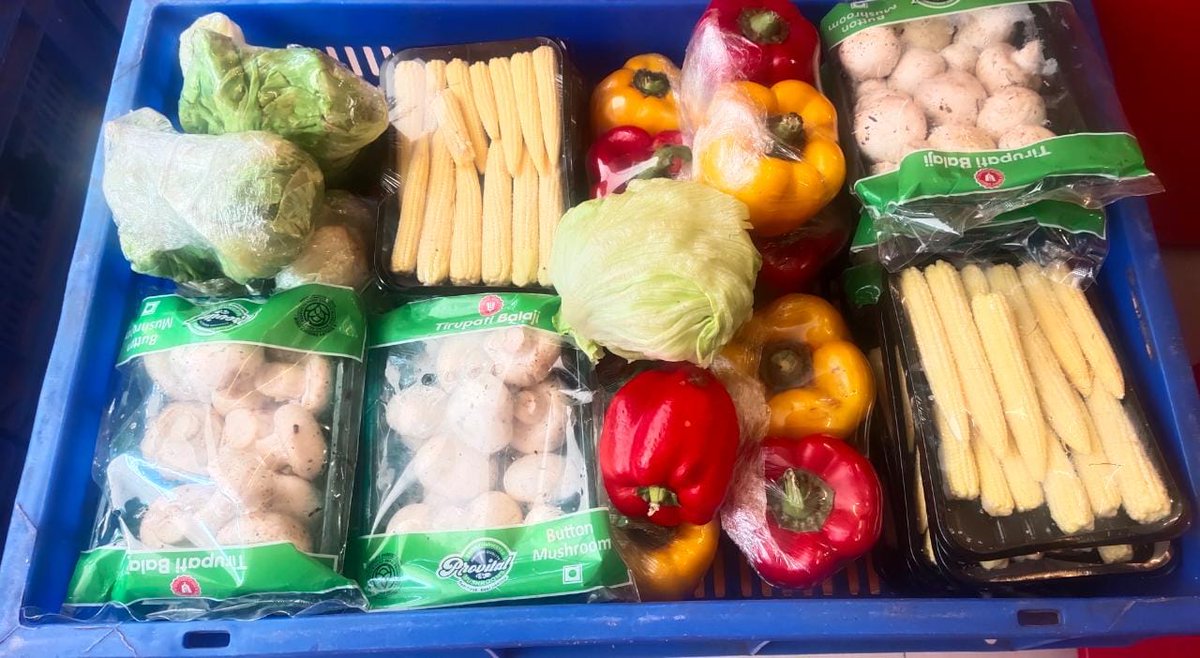 sas_organic's tweet photo. #SAS organic store   we are proving residue free vegetables @Ambernath shop #mumbai 
All types of Vegetables or Organic Groceries in store
🌿 Daily Fresh Vegetables available 
🌾Directly Farm to Store 
🍀Residue Free Vegetables 

Contact For Home delivery - +91 70200 28881 https://t.co/7fPZokxE47
