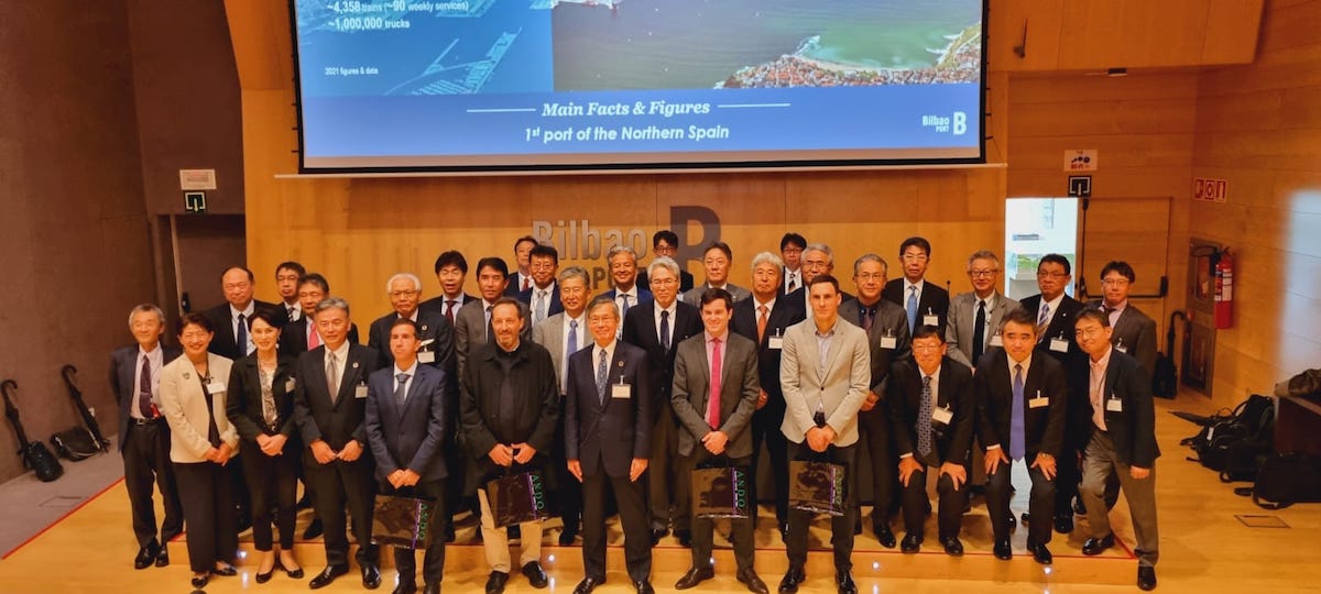 BilbaoPort's tweet photo. 🔵Sektore #eoliko-an interesa duen Japoniako ordezkaritza bat jaso du Bilboko Portuak
🔗https://t.co/CK0VbryliB
🔵El Puerto de Bilbao recibe una delegación japonesa interesada en el sector #eólico
🔗https://t.co/KrdqYOyXpa
#BilbaoPort https://t.co/YpepYuiCzZ