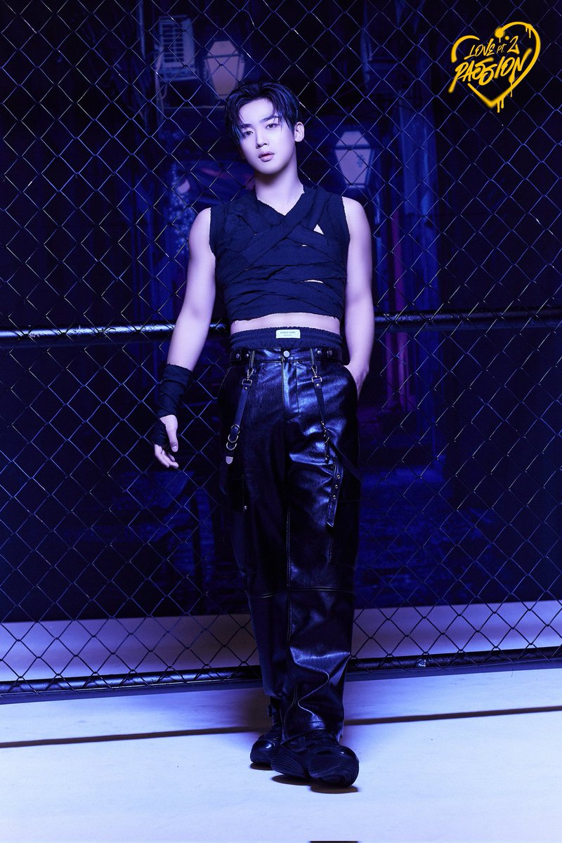 dimdonghan's tweet photo. Before you know it, you will find yourself lost in his gaze and falling in love with him. Introducing Yohan in the first concept photo, Passion of love. https://t.co/jRa46WCpcF
