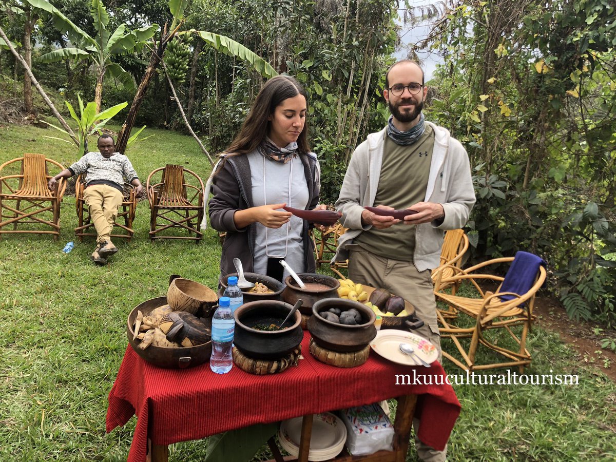 MkuuTourism's tweet photo. Hot local cuisine stopover en-route Rongai.

A perfect stopover when entering Tanzania from Kenya through Oloitoktok-Tarakea boarder.

Fresh from the farm and organic, enjoy aesthetic tropical fruits.

Contact us
📞+255629952842
🌐https://t.co/IwJ46Qr36E https://t.co/oFOo0NwvrC
