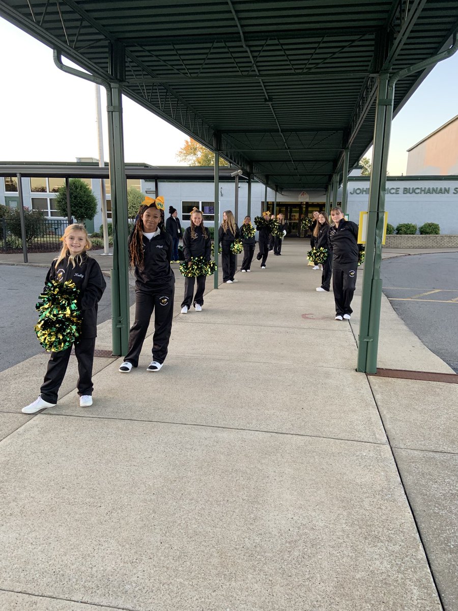 BuzzingatBES's tweet photo. Fantastic Friday for sure when the ⁦@WBMSCheer⁩ join us at ⁦@BESboroHornets⁩!  ⁦@sneeda_WBMS⁩ https://t.co/PjuEvSQl1f
