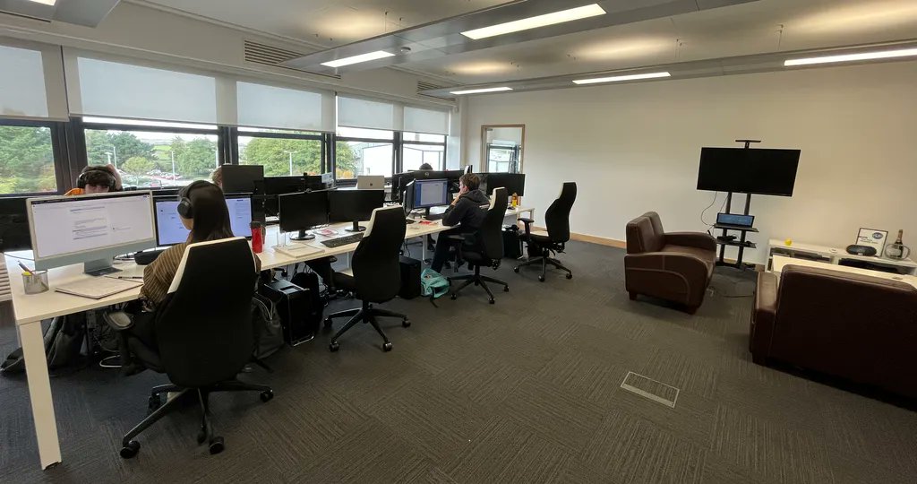player_xp's tweet photo. We are starting a new chapter at Player XP and @HertzianLtd by moving into our new office. We are excited to move into a bigger home and begin expanding the Player XP team even more!
Time to start decorating 👀
#office #officemove #officemovers #playerxp #gamedev #indiedev https://t.co/S9Hx4Gyf2q