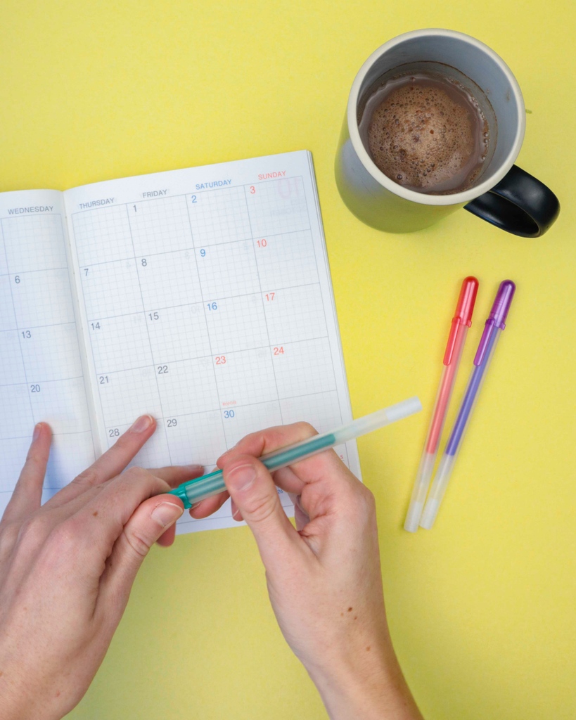 recessshop's tweet photo. A new pen + a fresh planner or notebook + a warm beverage = planning perfection 📒
#planner #kokuyo #newnotebooks #newpens #freshstationery #autumn #stationeryheaven #plannerjoy #stationeryjoy #recessshop #recessshopyyc #penstopaper https://t.co/gIe6uh8Y7H